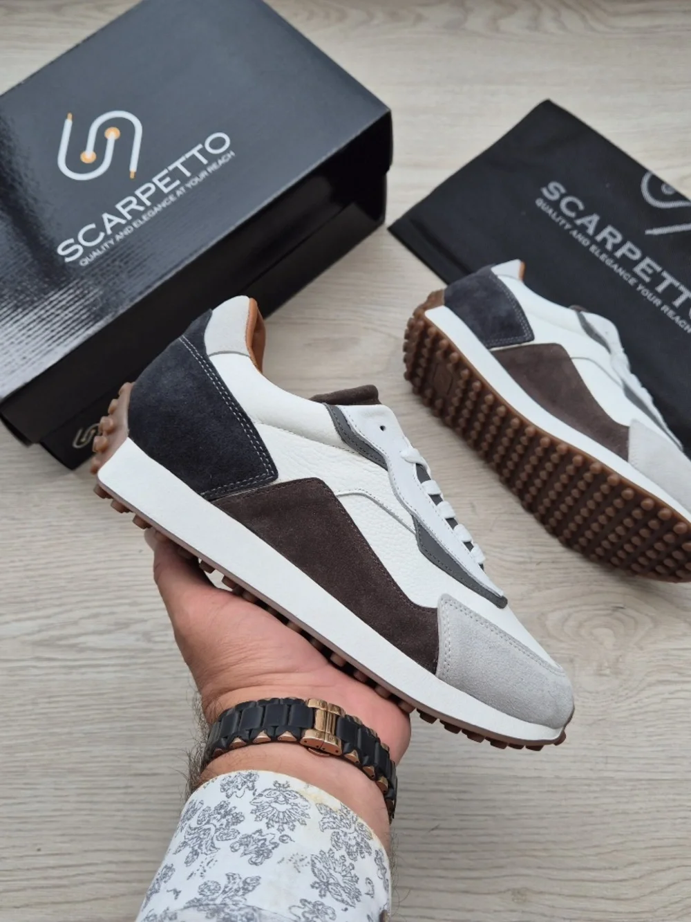 Corsa Alabaster Sneaker: White Leather, Suede Accents, Retro Running Silhouette